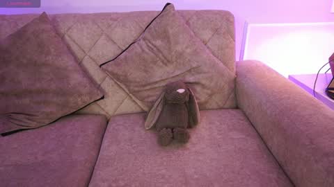 Ana online show from April 8, 11:56 am