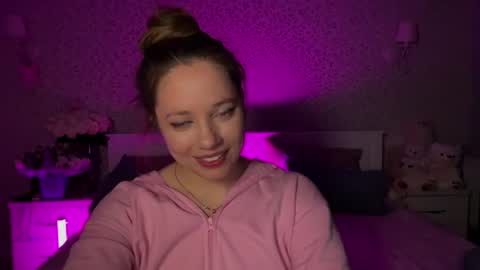 Aneutta online show from June 28, 11:33 pm