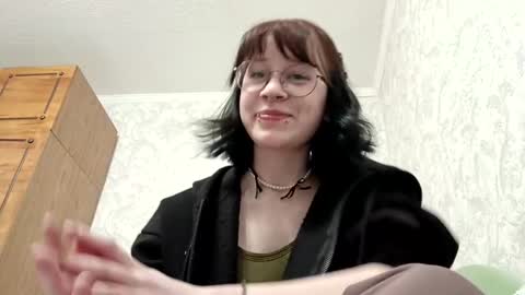 Triss online show from February 9, 5:26 pm