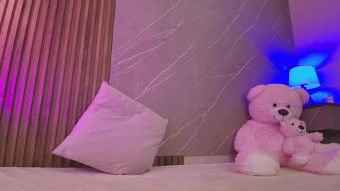 Ariana online show from March 26, 1:35 pm