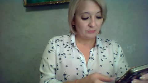 ArielXLoveresss online show from November 10, 10:38 pm