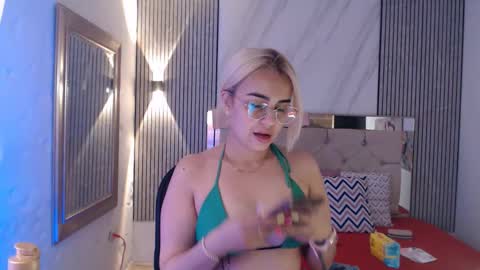 ashley__tylor online show from March 16, 12:35 am