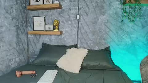    online show from March 6, 3:01 am