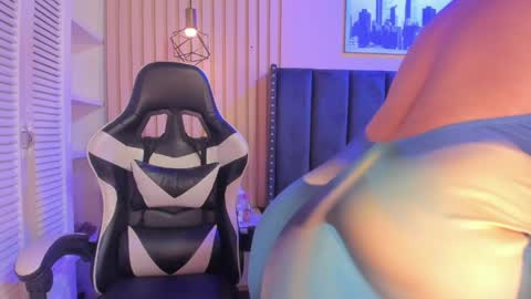 ashlye_miller_ online show from April 19, 4:23 am