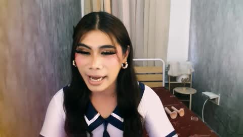 asianloreen24 online show from March 22, 6:30 am