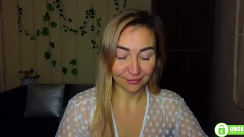 Jully online show from January 8, 6:34 pm