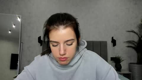 Monica online show from December 2, 2:02 am