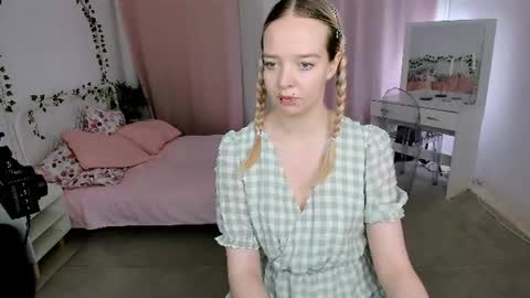 Bella online show from July 16, 11:09 pm