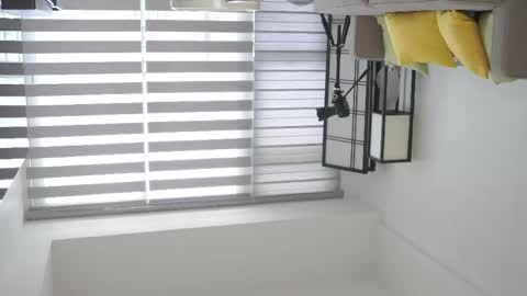 Belle Adrienne  IG  online show from April 17, 3:08 am