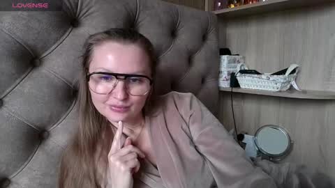 Amelia online show from April 28, 12:09 pm