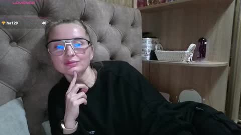 Amelia online show from March 3, 8:15 pm