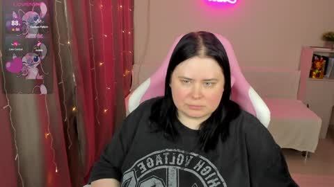 LinaBoo online show from April 9, 5:21 am