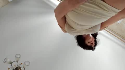 mom online show from March 16, 6:06 am