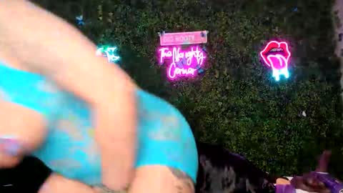 bigbuttsarena online show from March 12, 9:01 am