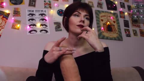 Britney online show from April 18, 7:07 pm