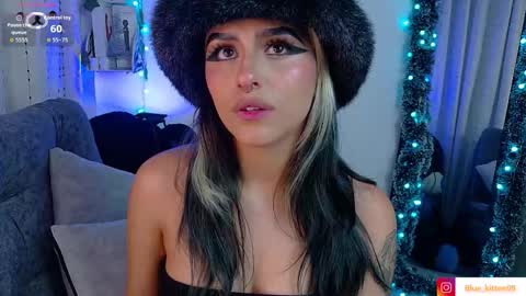 blue_kittenn online show from December 20, 6:17 am