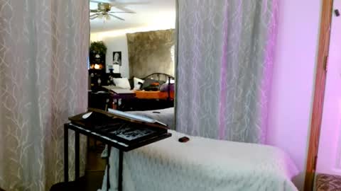 BombshellBaeby online show from April 15, 4:35 am