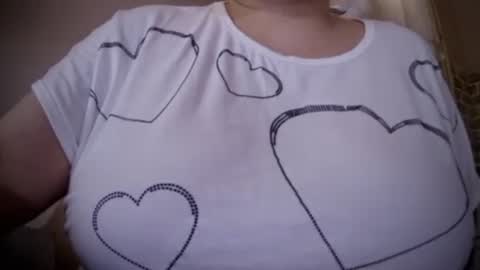 Bonnie online show from April 4, 2:27 pm