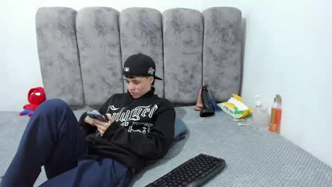 Bruno Cruz online show from June 12, 3:25 am
