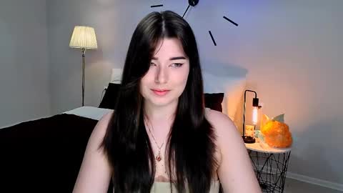 Ari online show from April 6, 2:07 pm