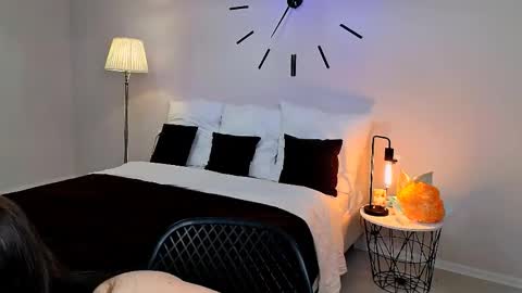 Ari online show from April 5, 1:43 pm