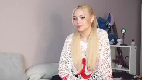 butteflai online show from March 30, 8:03 am