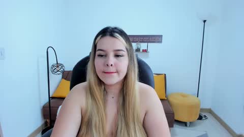 Camila online show from February 16, 10:10 pm