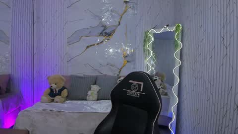 CANDYY online show from April 1, 6:49 pm