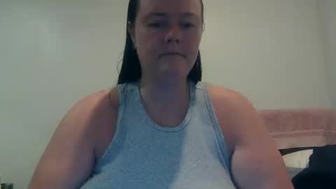 carinabro10 online show from November 4, 3:55 am