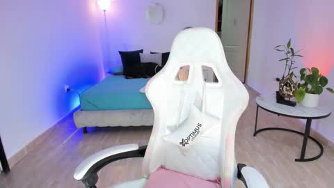 Alejandra online show from March 26, 1:41 am