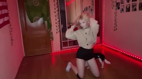 Cassie online show from April 18, 7:58 pm