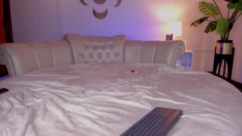 Chanell online show from July 28, 7:39 pm