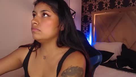  chantalpetit  online show from April 10, 7:42 pm