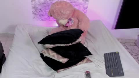 charis_hill online show from July 16, 10:36 pm