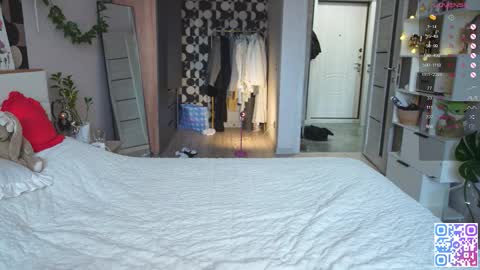 my fansly Charming daisy              My Wishlist  for new toys     online show from February 6, 11:24 am