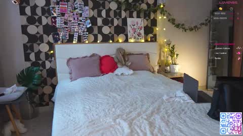 my fansly Charming daisy              My Wishlist  for new toys     online show from February 2, 11:31 am