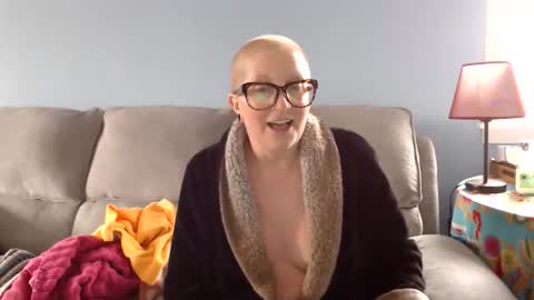 Chelsea online show from April 17, 2:41 pm