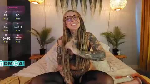 Chevi Blue online show from December 2, 5:15 pm