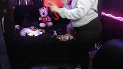 chloe_smith5 online show from April 27, 1:08 pm