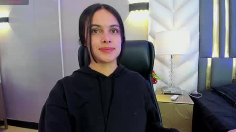  Chloe Harper  online show from April 11, 11:58 am