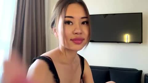 Lili online show from July 19, 1:46 pm