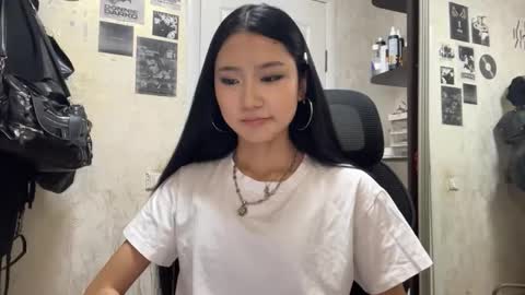 Lili online show from March 17, 10:41 am