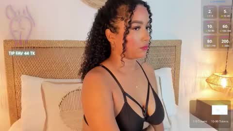 cloe_25 online show from October 24, 3:02 am