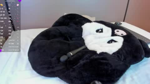 CHARLOTTE online show from April 11, 7:45 am