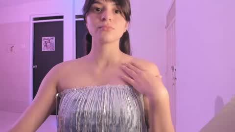 Coraline uwu     Bienvenidos al dulce mundo de Coraline    Hola amores soy Coraline  Una chica  tierna juguetona online show from April 9, 2:36 am