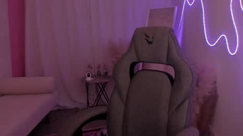 little girl who is always right or just Cora MY WISHLIST  online show from February 3, 6:22 am