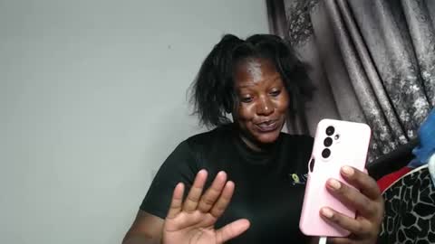 Erykah online show from April 4, 6:07 pm