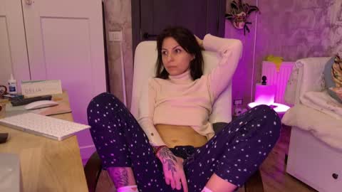 crissy_love online show from March 8, 2:04 am