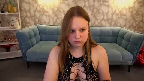 crystallpaws_ online show from March 12, 7:44 am