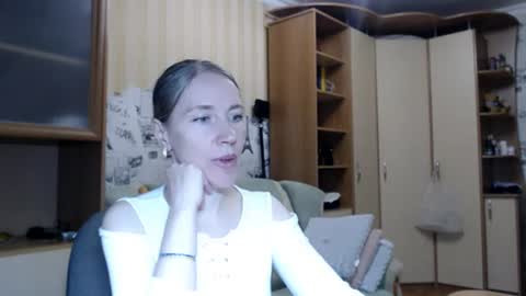 cute_lion_ online show from June 25, 8:21 pm